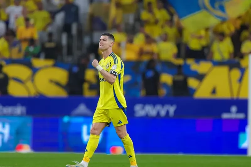 تحديث حصري: كريستيانو رونالدو يتجدد عقده مع نادي النصر