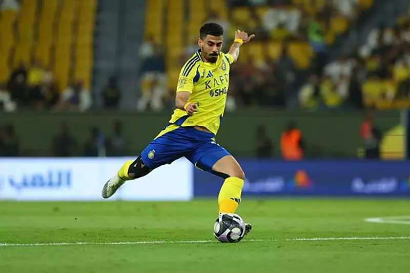 صفقة استراتيجية قبل كأس العالم للأندية: الهلال يتعاقد مع لاجامي من النصر