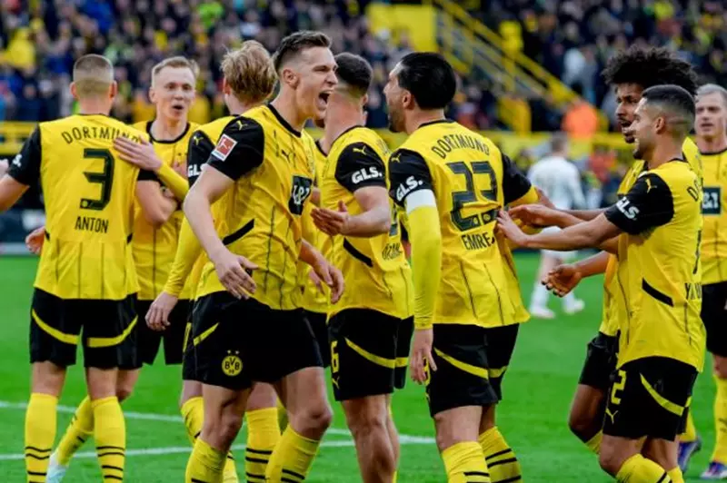 بوروسيا دورتموند يبدأ التحضيرات لكأس العالم للأندية بتشكيلة مختصرة من 10 لاعبين