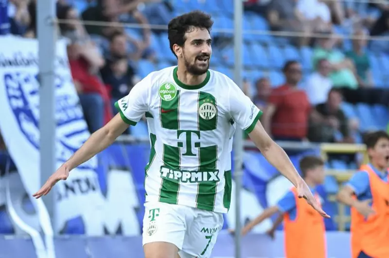 بين التاريخ والاحتراف: بن رمضان يُكمل مسيرة الألقاب كأول لاعب تونسي رابع في الأهلي