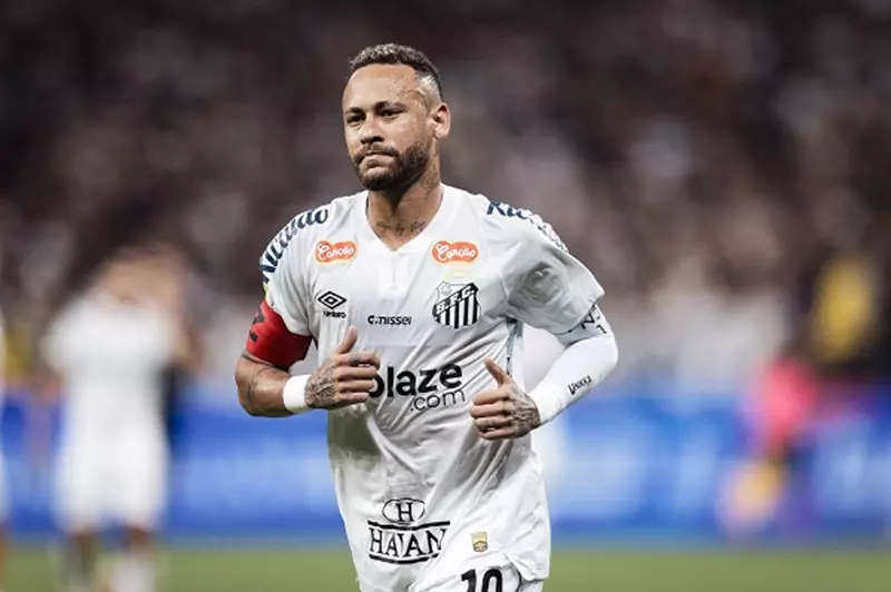 والد نيمار يؤكد: طموحنا هو استمرار ابني مع سانتوس